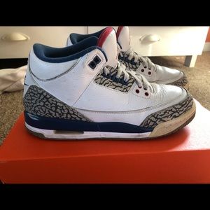 Jordan True Blue 3s